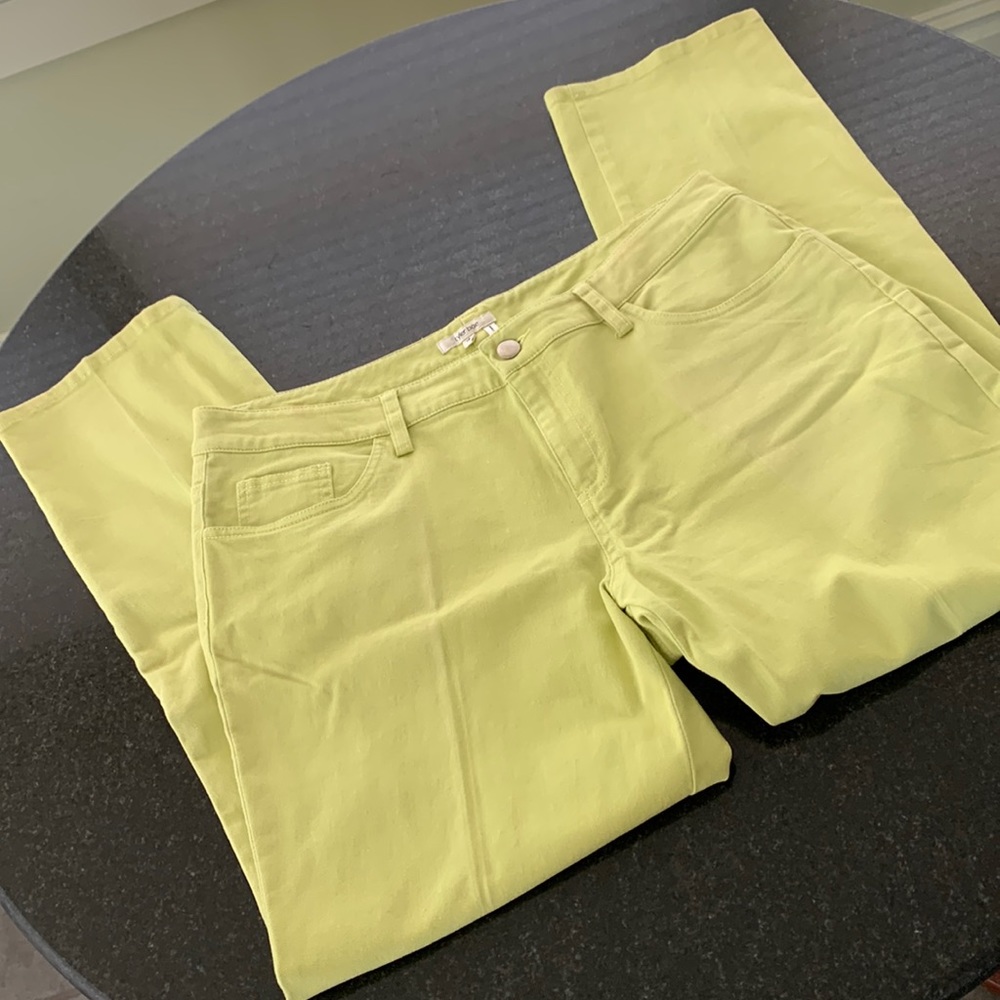 Tyler Boe jeans in great spring/summer shade. Excellent condition, size 12.